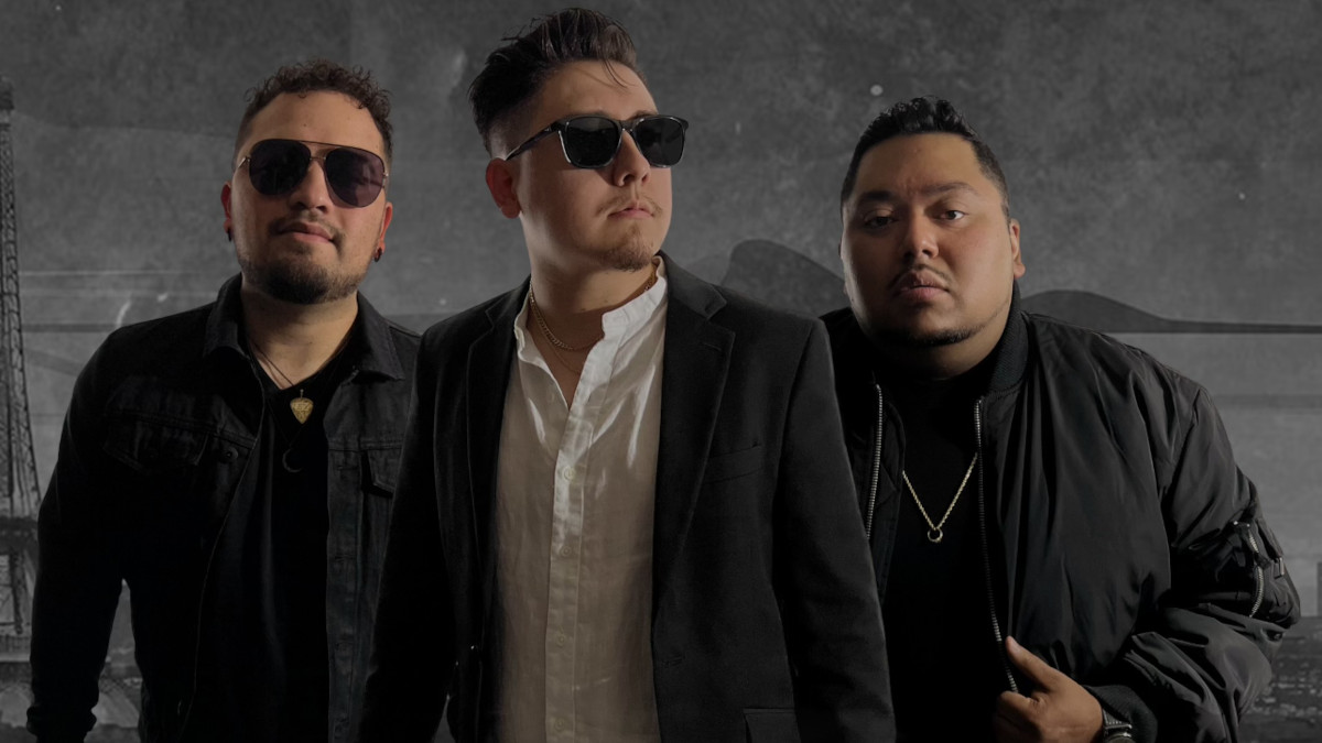 Emanuel J Teams with EZ CIN and Melo Hernandez for New Single Feliz En Paris  Tejano Nation [Video]