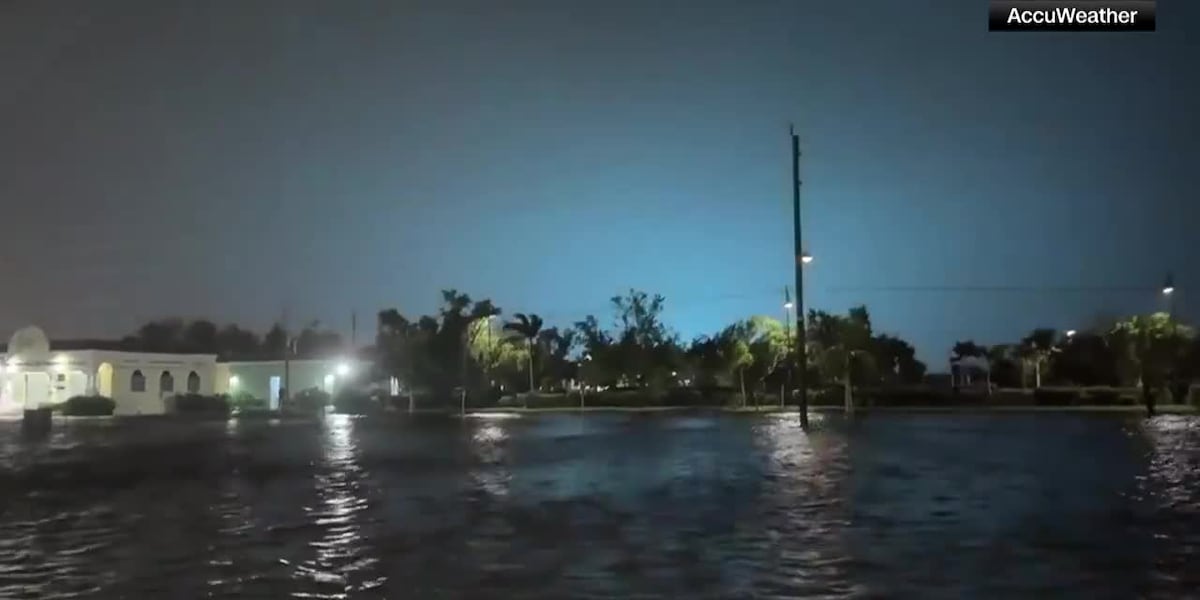 RAW: Transformers explode as Hurricane Milton hits Florida [Video]