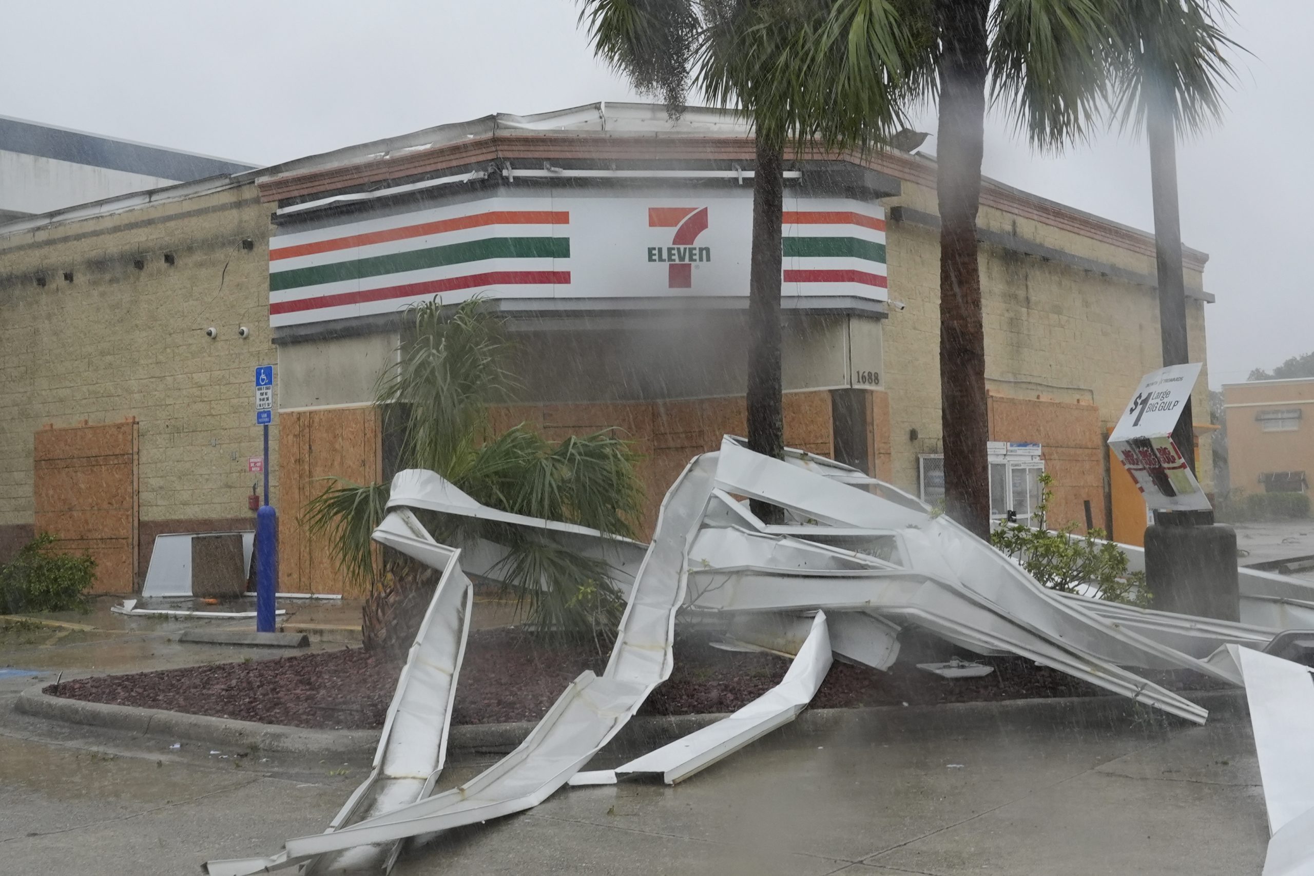 What’s Causing the Florida Tornadoes Accompanying Hurricane Milton? [Video]