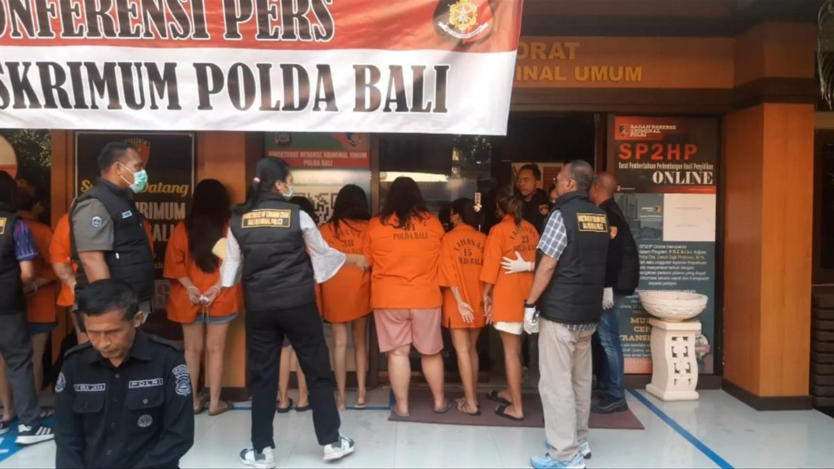 Australian couple and influencer arrested during Bali anti-prostitution raids [Video]