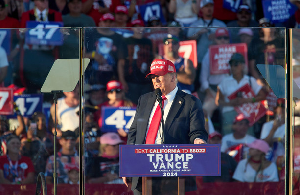 Man with shotgun, loaded handgun and ammunition arrested near California Trump rally [Video]