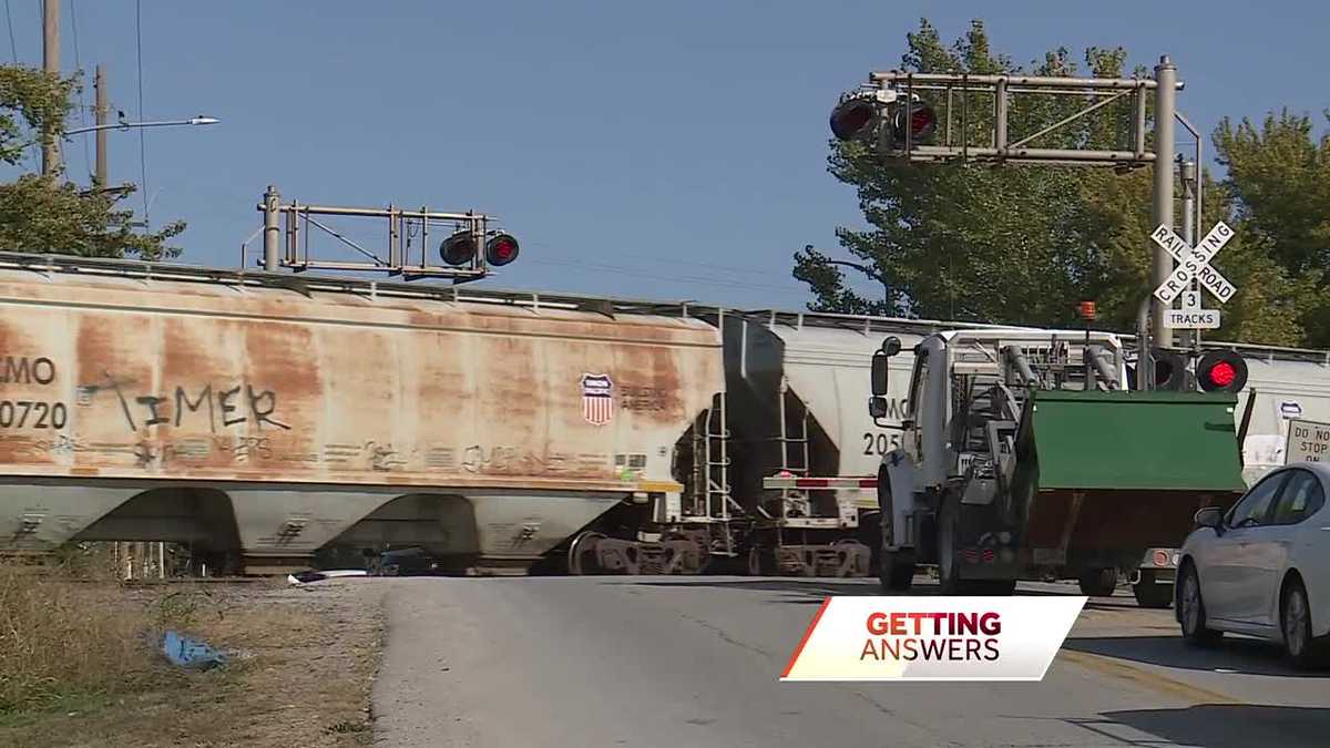 Kansas City, Kansas train crossing blockages causing concern [Video]