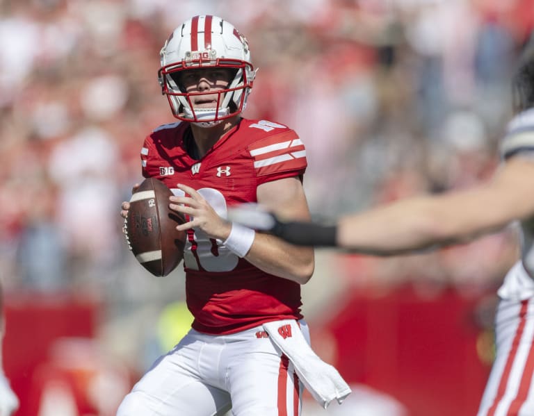 Wisconsin players address media ahead of Northwestern matchup [Video]