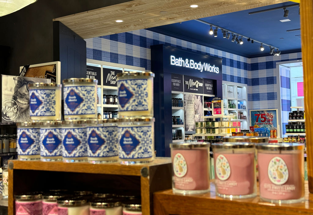 Bath and Body Works Apologizes For Accidental Offensive Candle [Video]