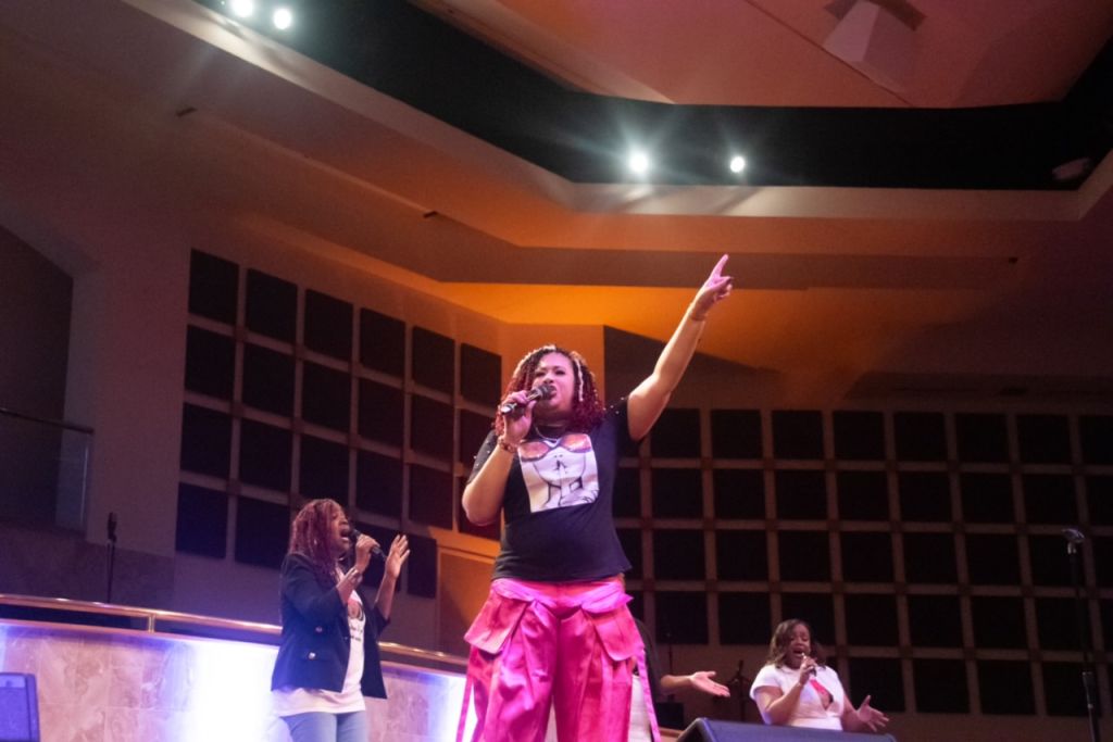 Ronnette Rollins Brought At Spirit of Praise 2024 [Video]