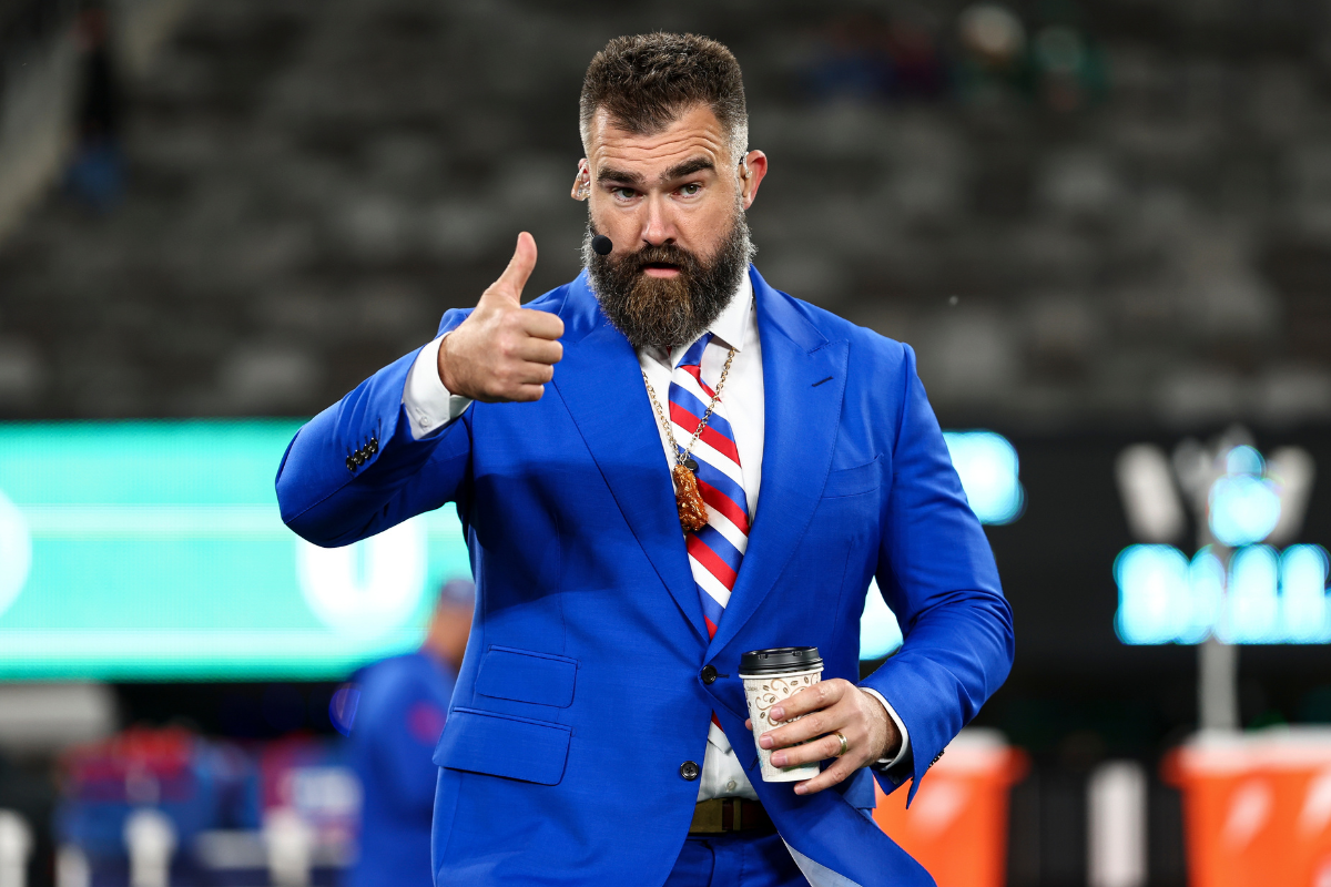 Jason Kelce Settles Debate About Reclining Seat on Plane Once and for All [Video]