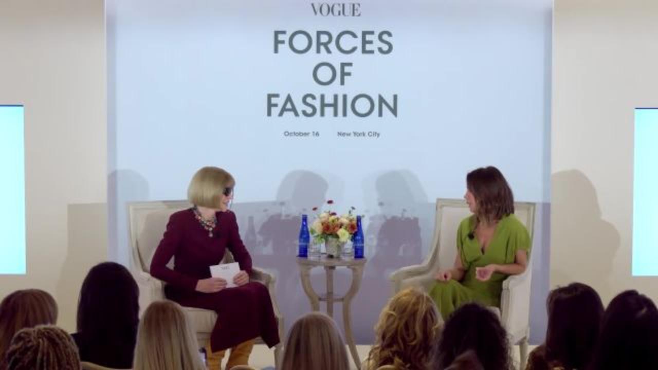 Victoria Beckham and Anna Wintour at [Video]