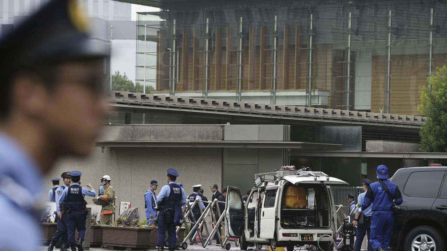 Japan’s ruling party headquarters is attacked with firebombs and suspect is arrested  Boston 25 News [Video]