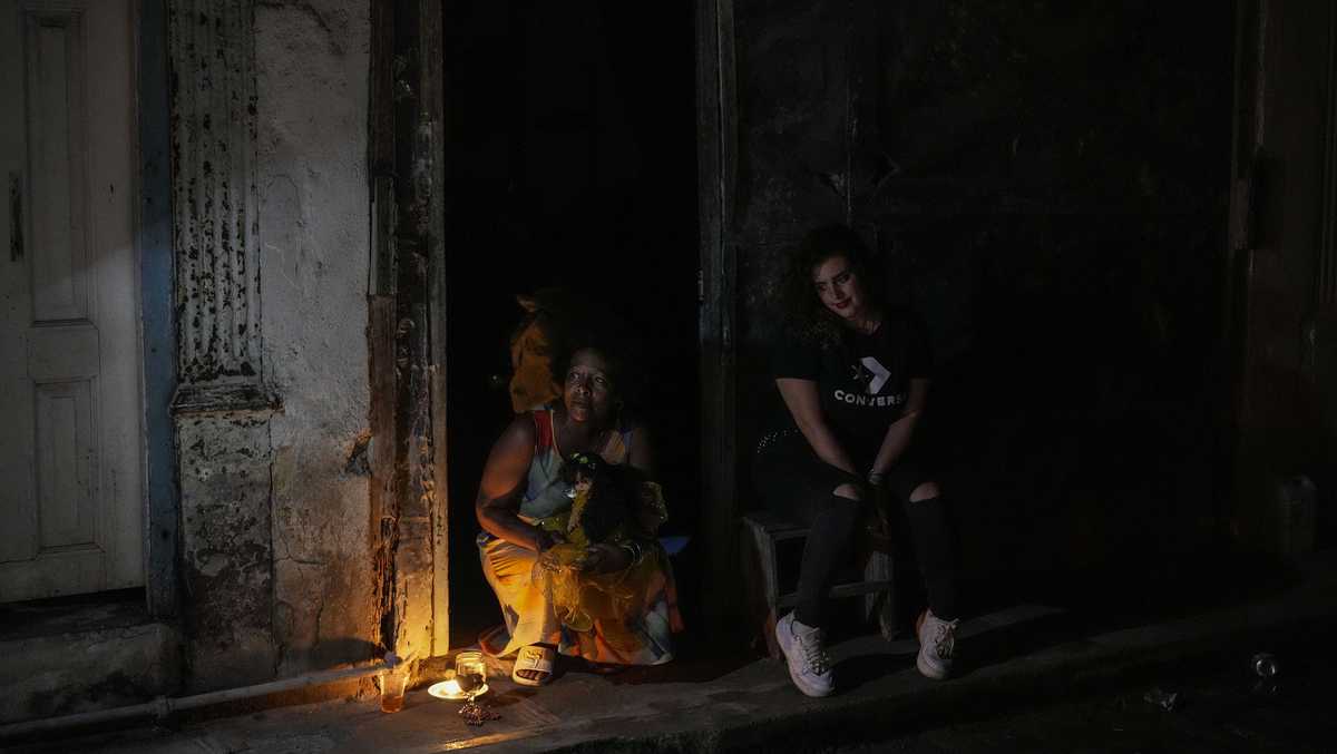 Cubans begin third day without power as hurricane nears [Video]