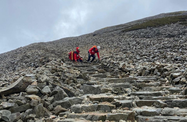 Mayo Mountain Rescue assist walker struggling on top of Croagh Patrick in 100kmph winds [Video]