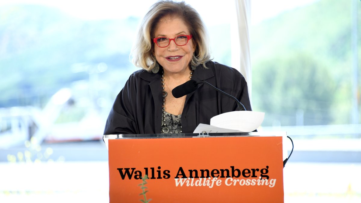 Wallis Annenberg gets National Humanities Medal from White House  NBC Los Angeles [Video]