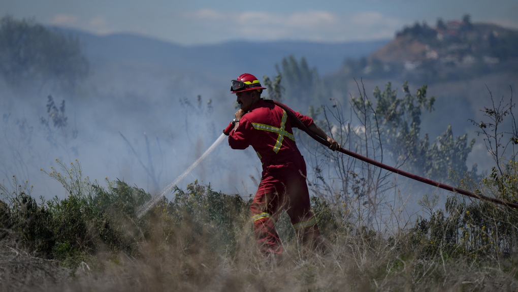 Wildfires Canada: Call for better pay for firefighters [Video]