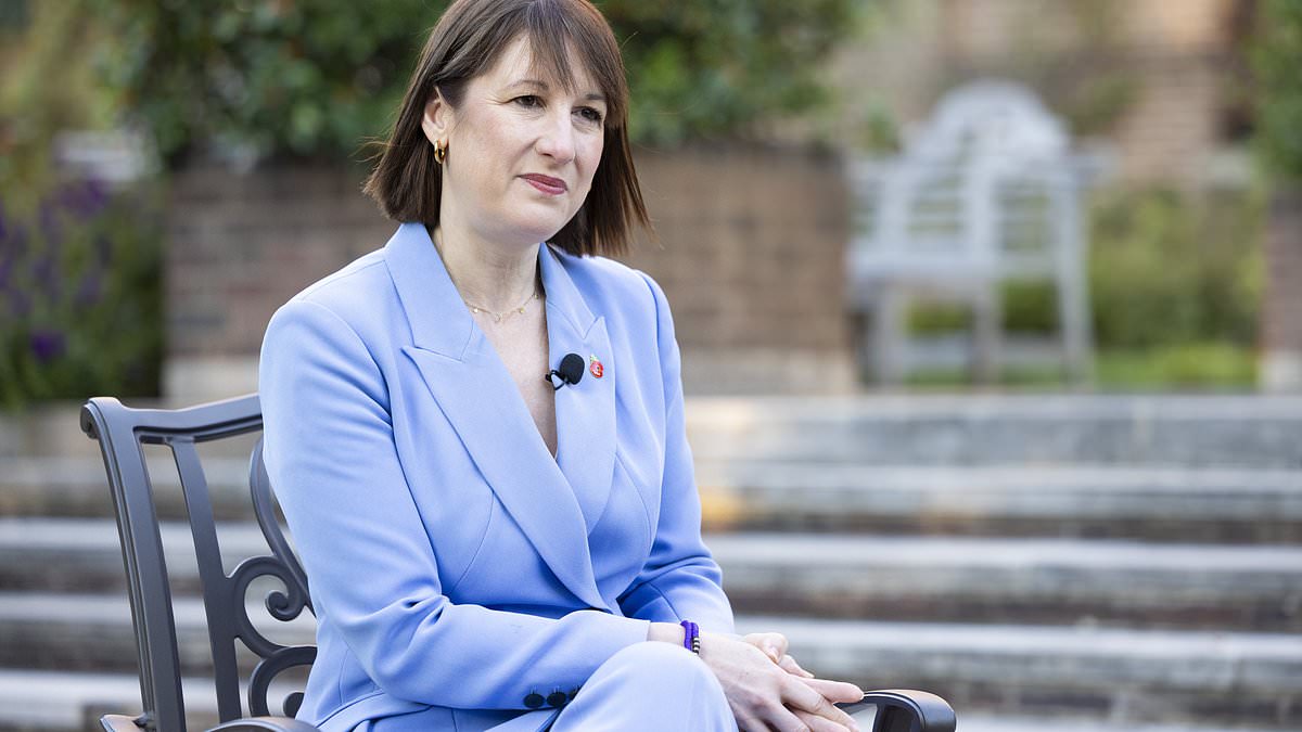 Rachel Reeves says she WILL loosen debt rule in Budget to splurge up to 50bn on infrastructure but vows ‘guardrails’ to balance books as markets get the jitters [Video]