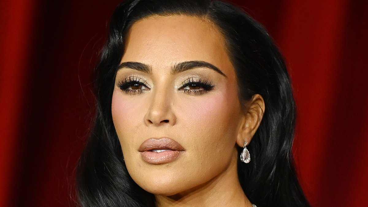 Did Kim Kardashian have a SECRET face lift? Star, 44, had surgery after fillers aged her prematurely, suggests one of UK’s top cosmetic doctors [Video]