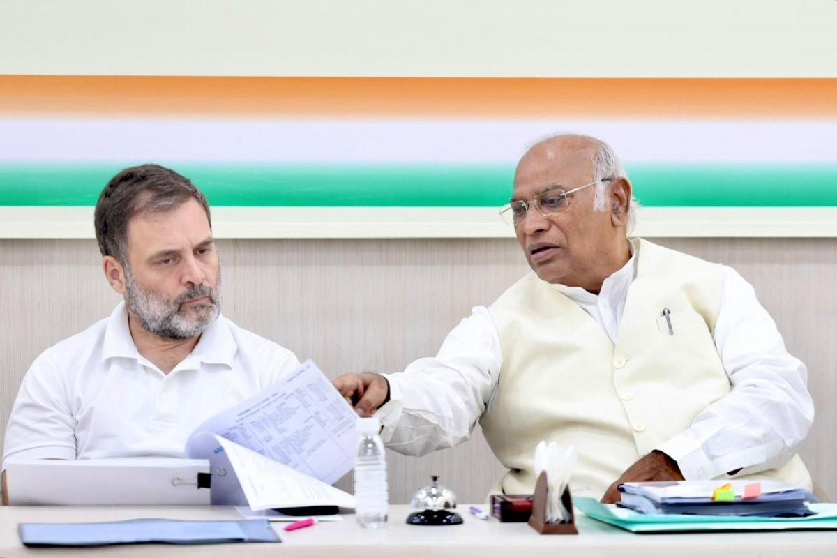 Rahul Gandhi, Kharge urge residents to stay safe as Cyclone Dana hits Odisha and other eastern coastal states [Video]