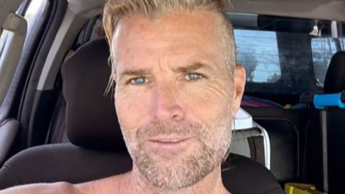 Disgraced celebrity chef Pete Evans strips down for bizarre shirtless video filmed in his car promoting ‘fasting retreats’