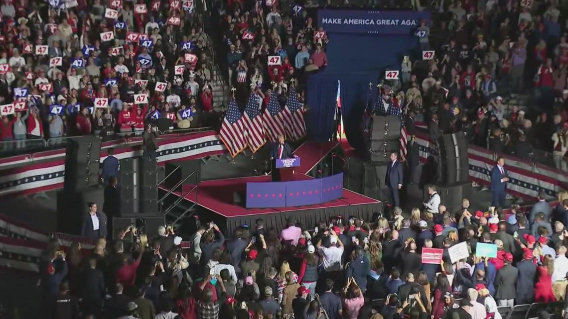 Trump and Harris make final pitches to voters in battleground states [Video]