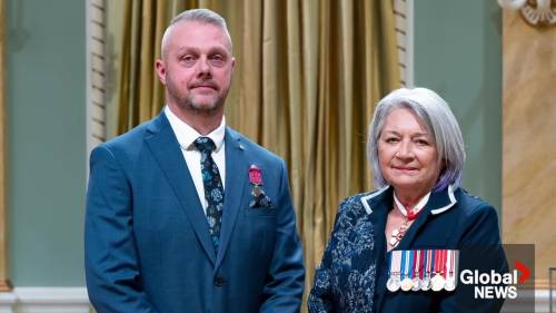 Edmontonian honoured with Medal of Bravery  26 years after uncle received it [Video]