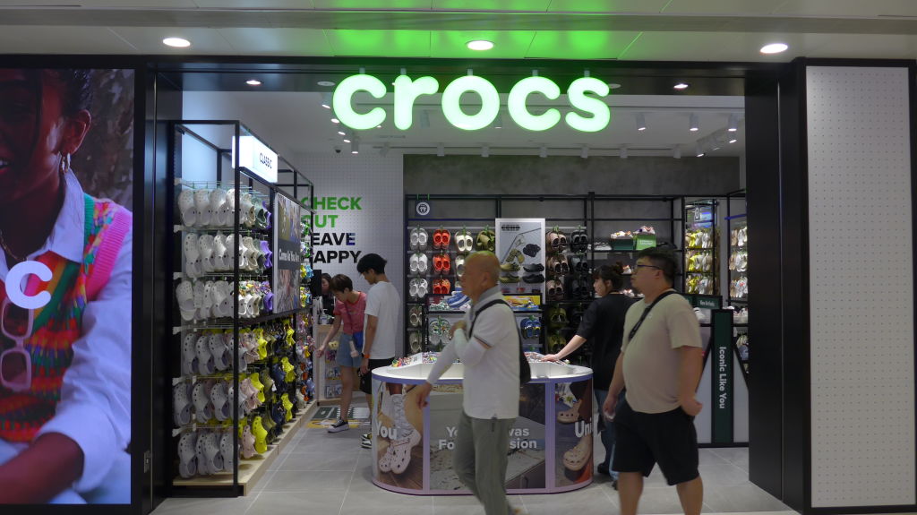 Crocs and KFC Team Up for Bold Fashion Collaboration [Video]