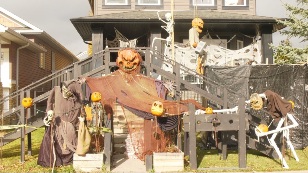 Homes across Calgary get dressed for Halloween thrills [Video]