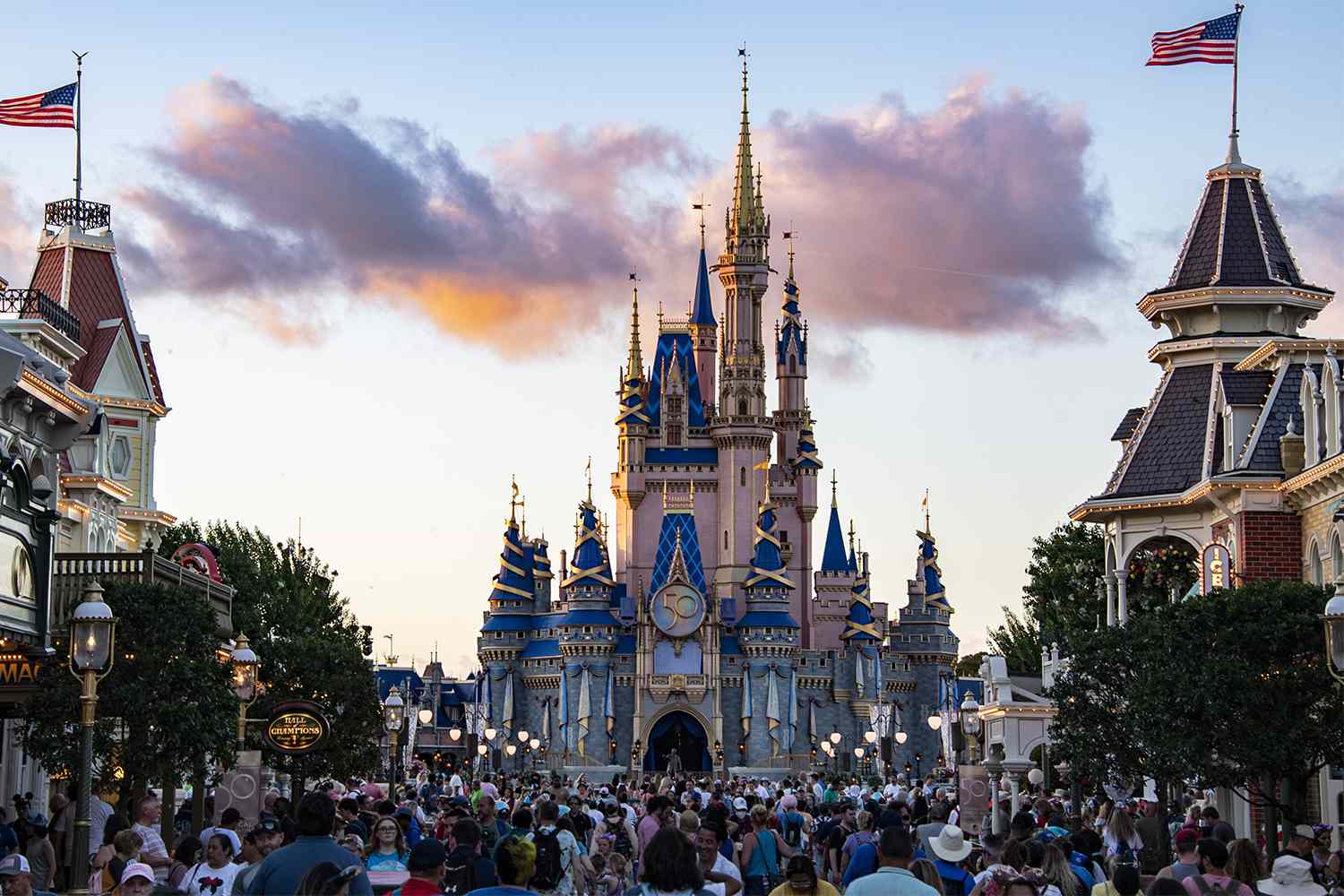 Disney World Guest Says They Raw Dogged a Recent Trip with Zero Planning [Video]