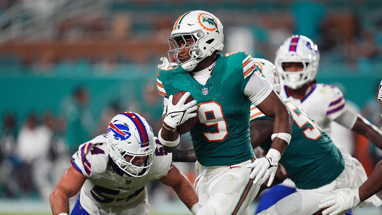 Dolphins’ Jonnu Smith rips Buffalo ahead of Bills game: ‘Worst place you can be’ [Video]