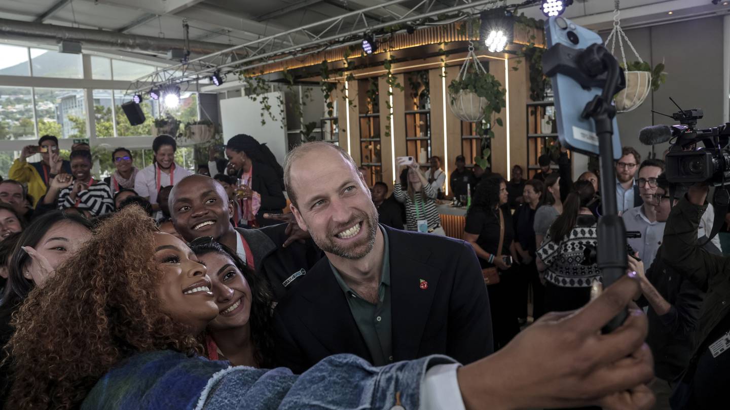 Prince William meets young environmentalists and plays rugby on first day of South Africa visit  Boston 25 News [Video]