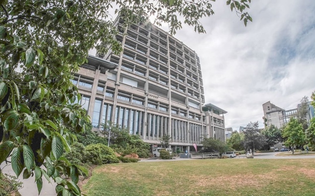 Shredded chicken identified as likely cause of University of Canterbury student sickness outbreak [Video]