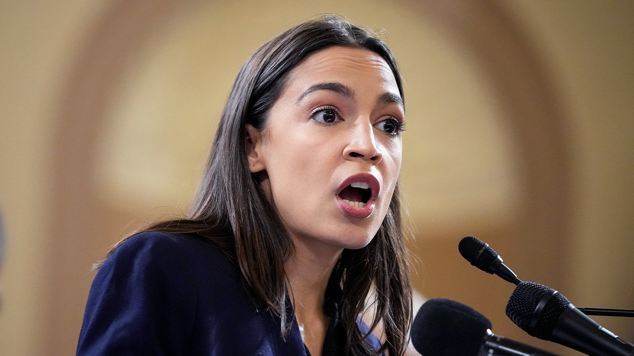 AOC slapped with community note for saying Puerto Rican rally was anti-Trump [Video]