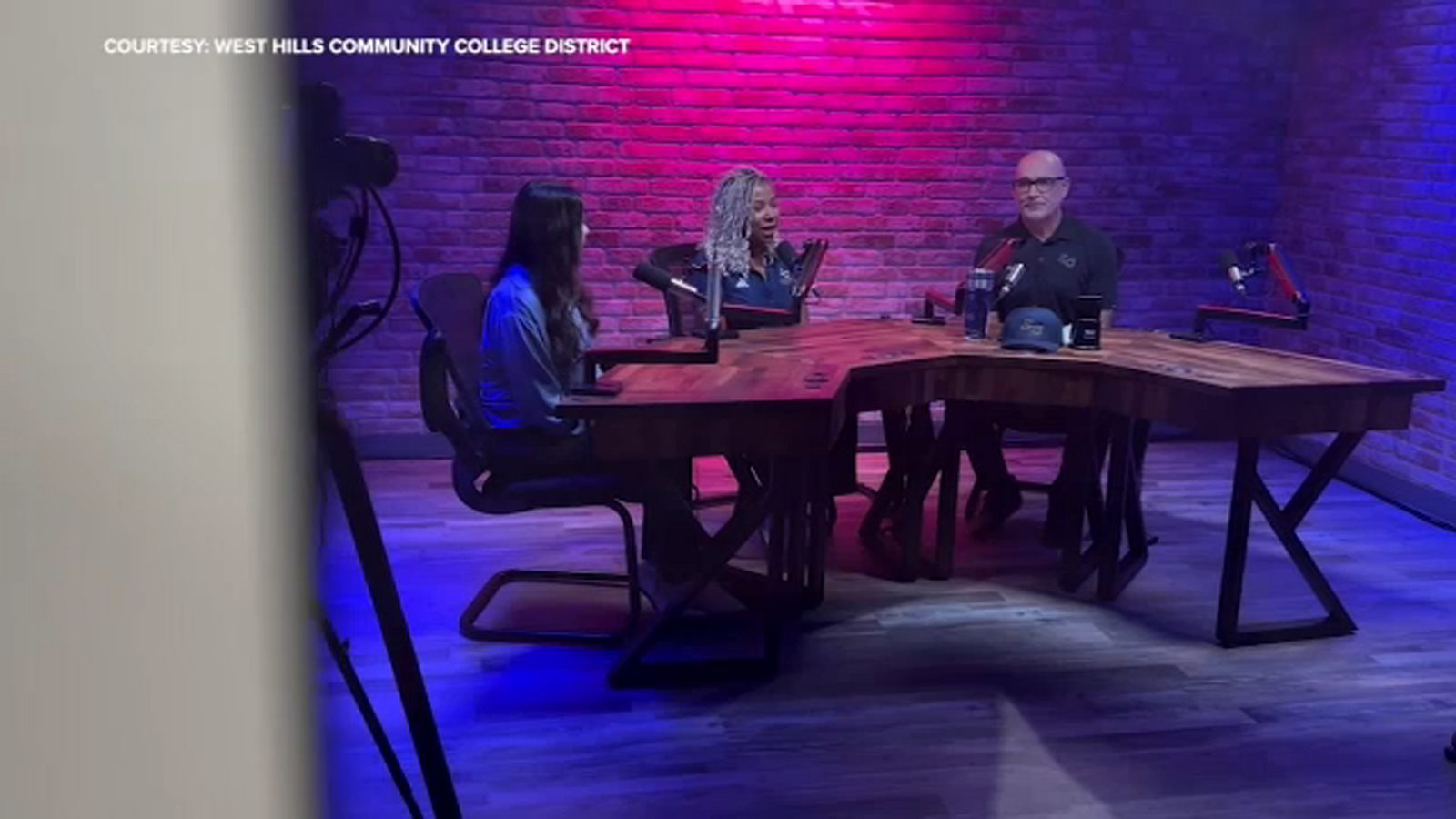 Lemoore College unveils new ‘H.O.P.E. Podcast Studio’ [Video]