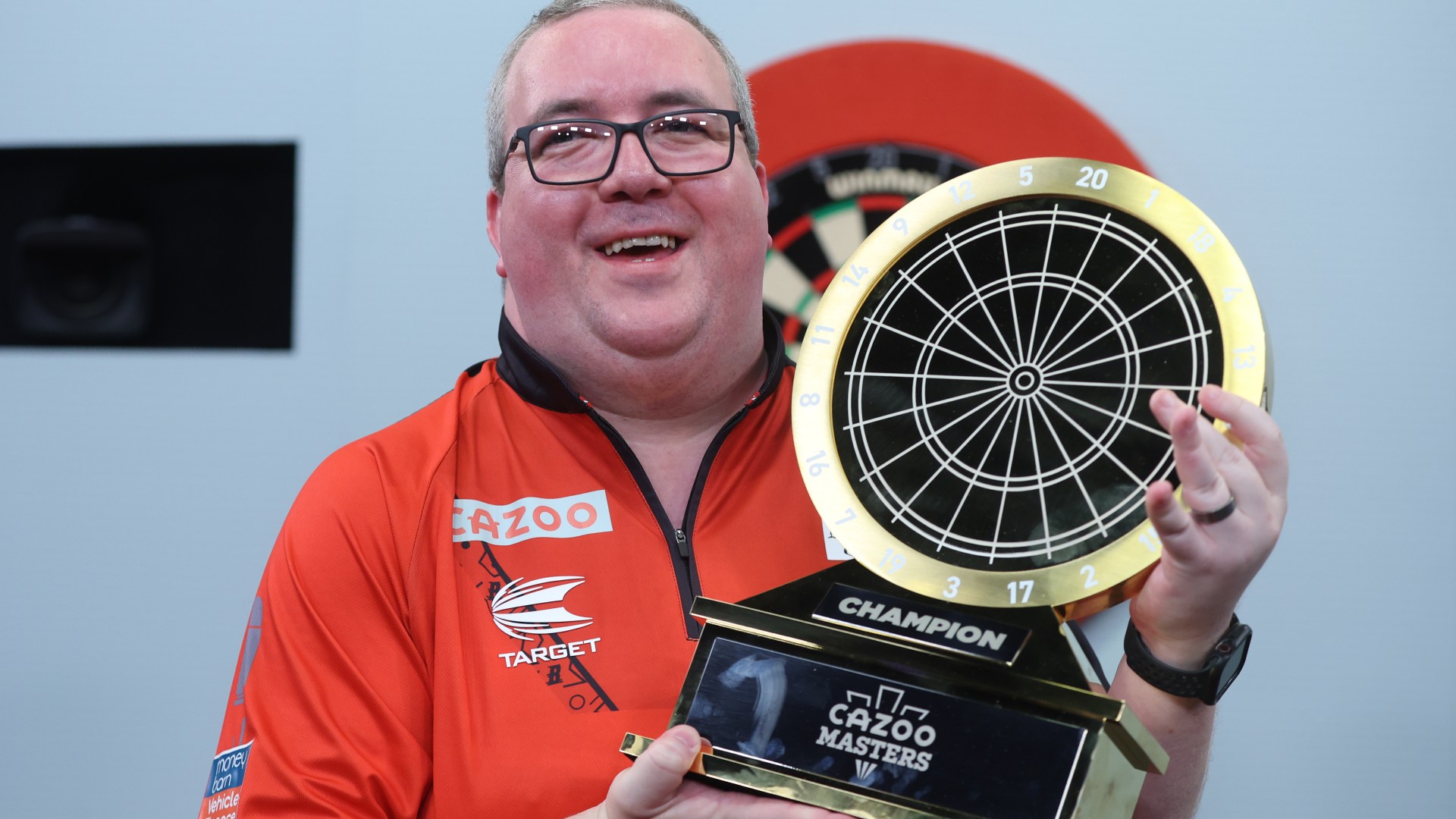 Stephen Bunting announces birth of baby boy as darts fans spot it’s nearly nine months to the day since first title win [Video]