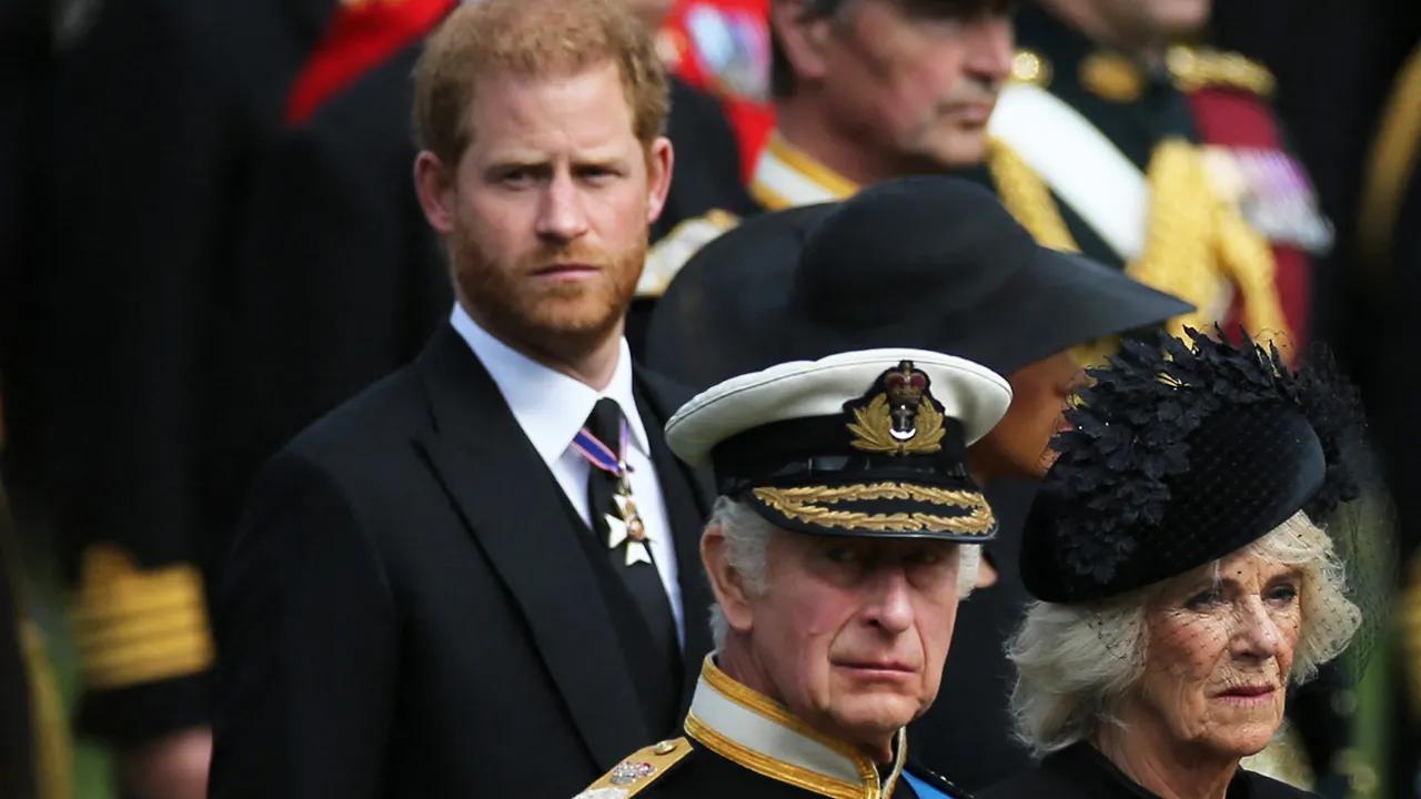 Prince Harry keeps looking back as King Charles fears legal jeopardy: experts [Video]