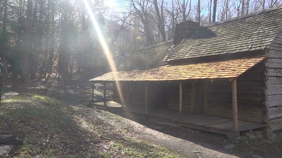 Crews restore a historic building in the Great Smoky Mountains National Park [Video]