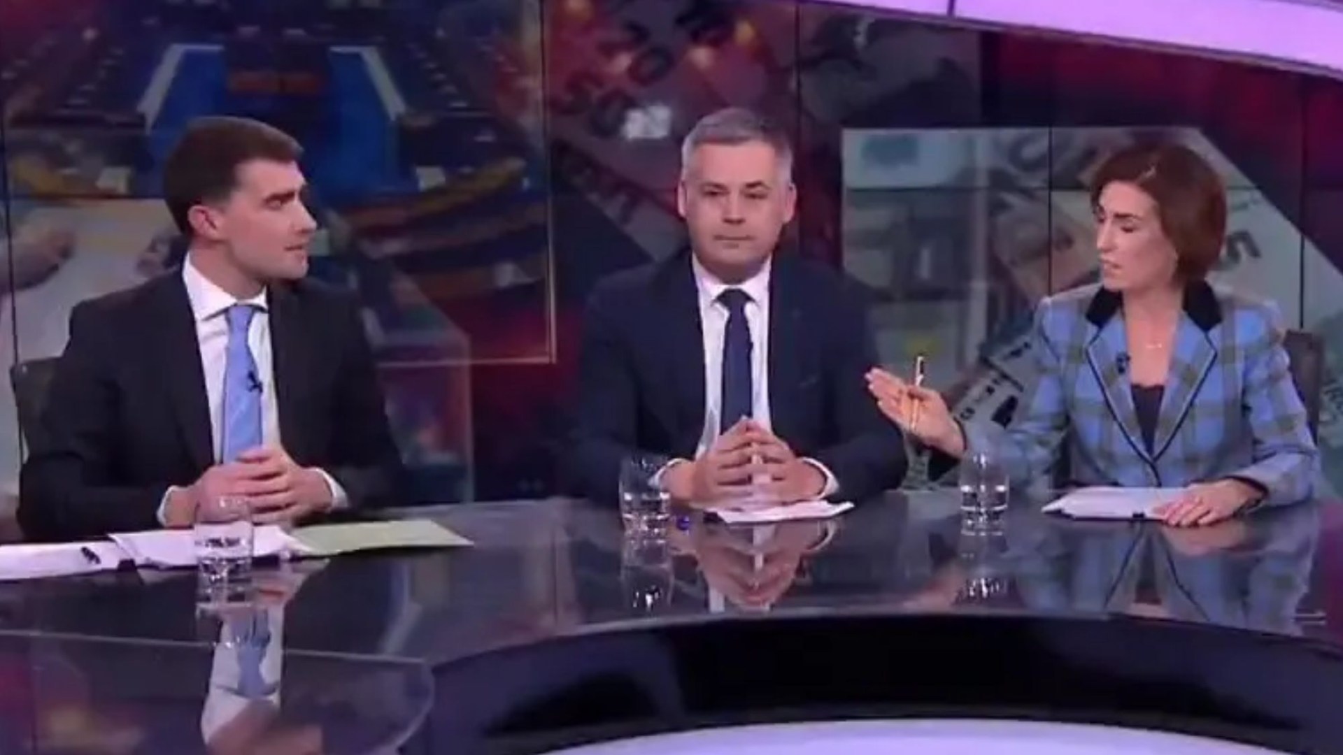 Momentblazing row breaks out between former Cabinet colleaguesin election debate as TD accused of throwing insults [Video]