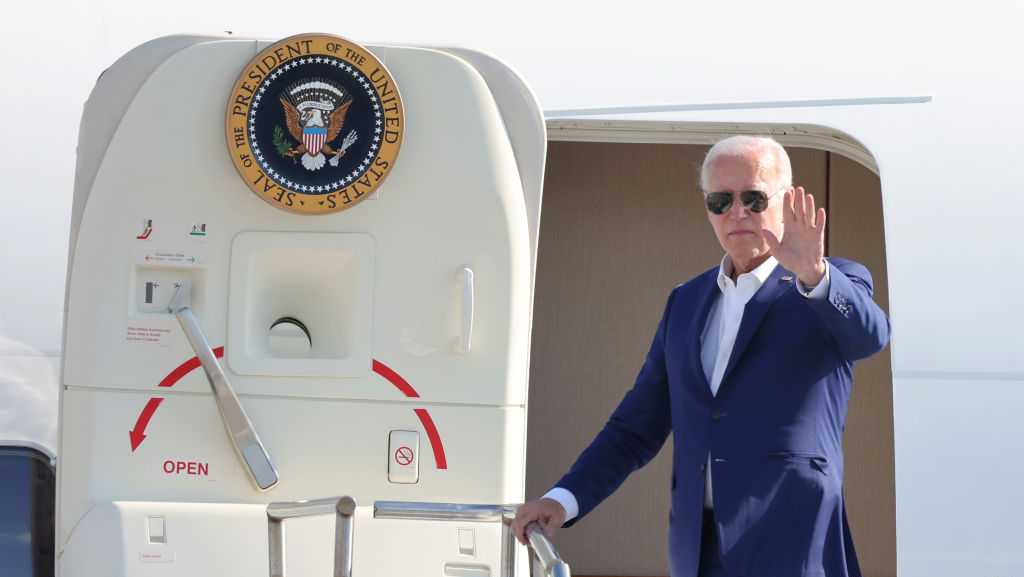 Biden heads to international summits in Peru and Brazil as world leaders brace for Trump presidency [Video]