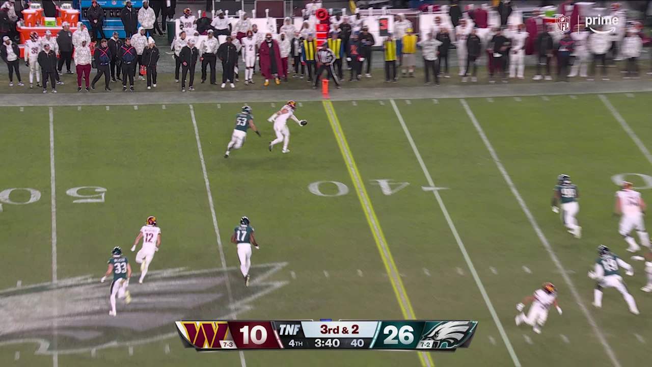 Zach Ertz plucks pass with one hand for impressive snag [Video]