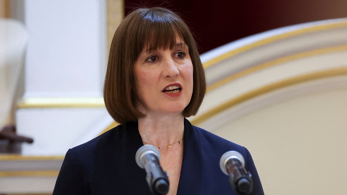 Chancellor ‘economic’ with her CV: Rachel Reeves edits her online qualifications from having experience as ‘economist’ to say she was in ‘retail banking’ [Video]