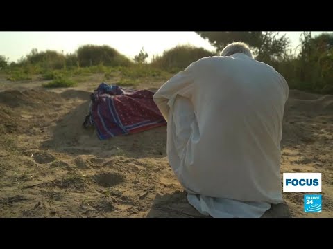 Grief and anger after killing of blasphemy suspect in Pakistan • FRANCE 24 English [Video]