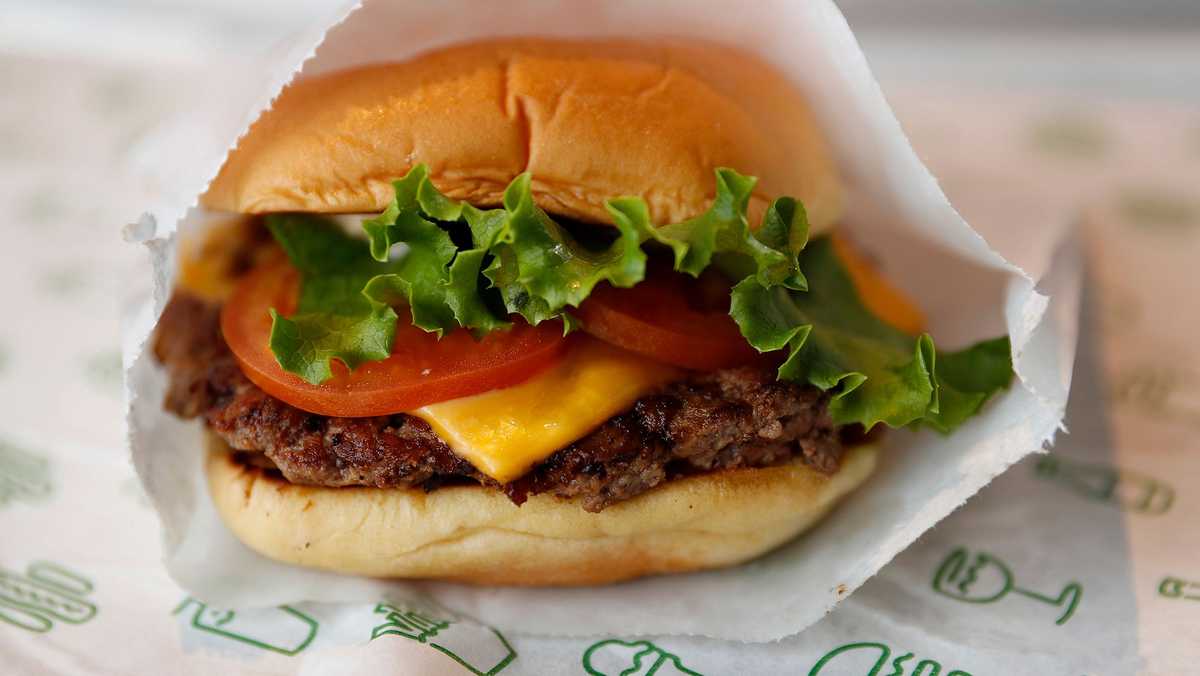 Shake Shack cheeseburgers to be served in first class on Delta flights [Video]