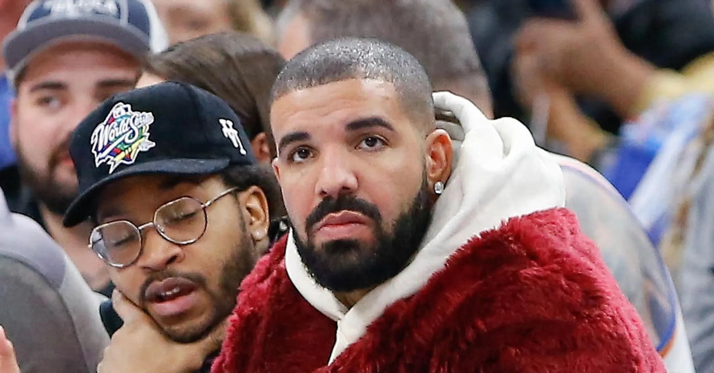 Drake Looks Unbothered In New Selfie Despite Kendrick Lamar Fans Relentless Clowning [Video]