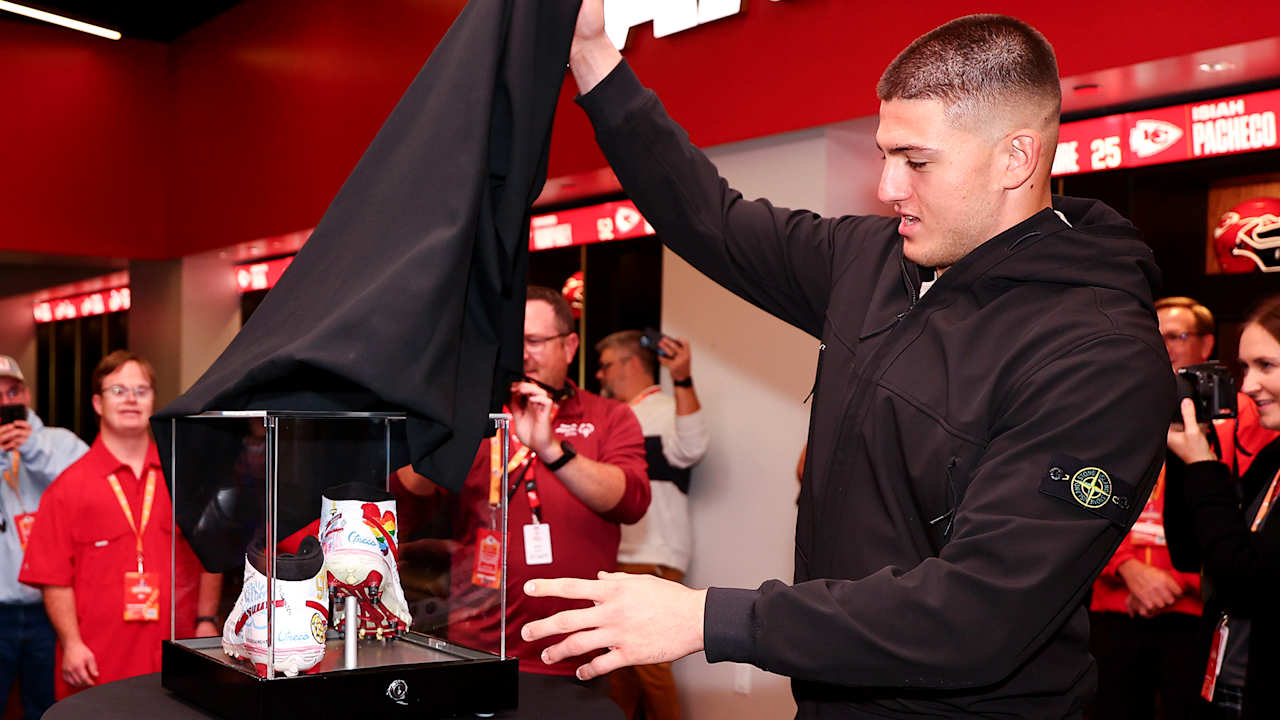 Chiefs George Karlaftis Partners with Special Olympics Athletes to Design One-of-a-Kind Cleats [Video]