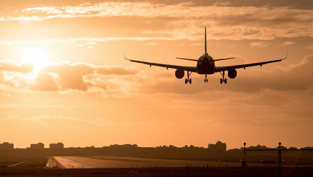 Flight attendants share secrets to surviving holiday travel [Video]