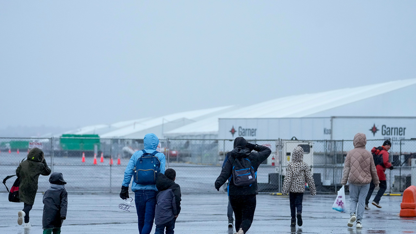 New York City preparing for possible closure of migrant shelter at Brooklyn’s Floyd Bennett Field [Video]