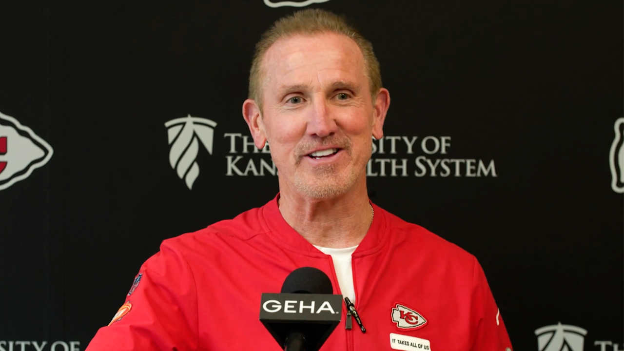 Defensive Coordinator Steve Spagnuolo: ‘I Believe That the Guys in the Room That we Have Defensively, Have Established a Standard of How we Play Defense Here’ [Video]