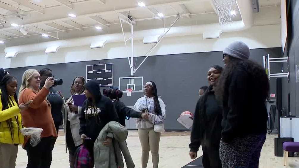 WNBA star, Milwaukee native Arike Ogunbowale inspires teen girls [Video]