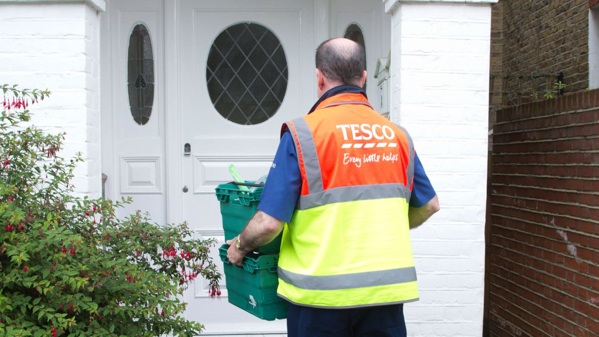 I work at Tesco and there’s two types of customers I hate – but I always get my revenge on those who order online [Video]