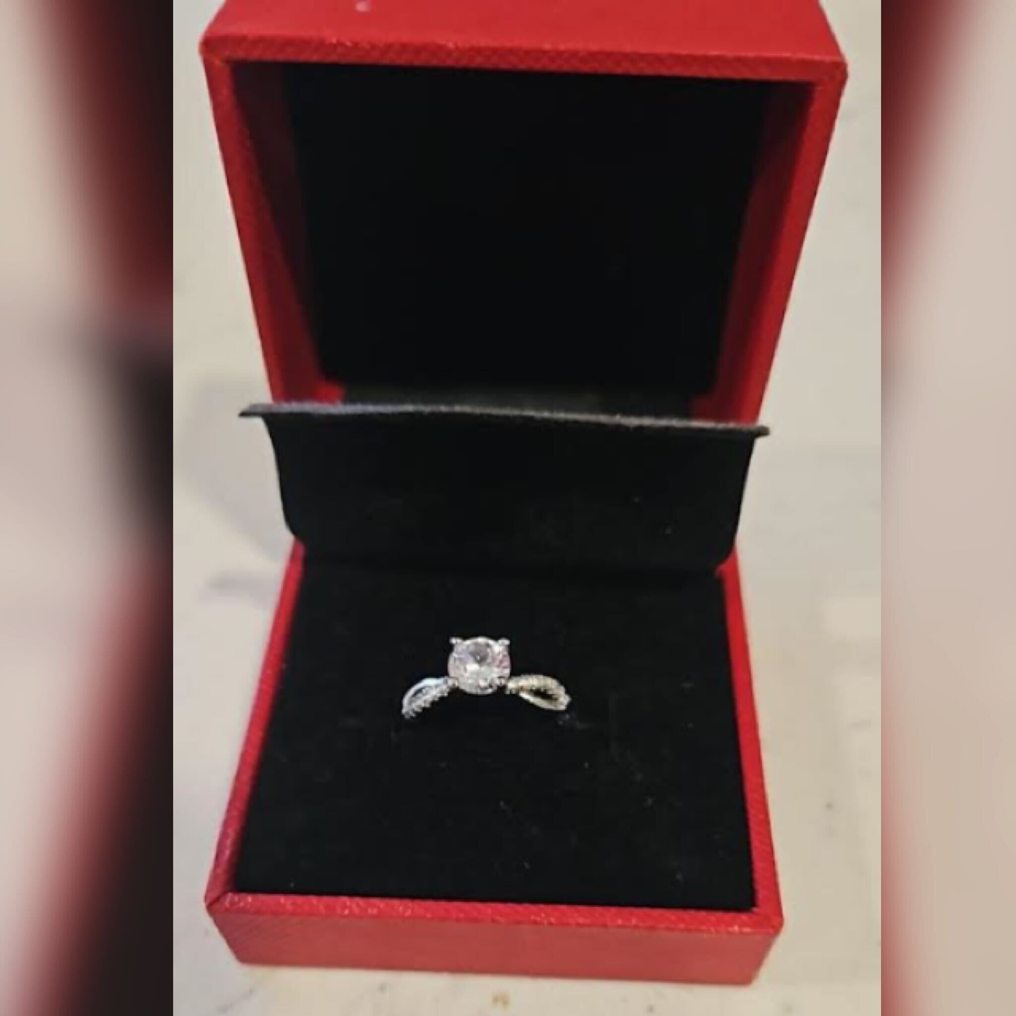 Consumers warned about fake engagement ring delivery scam [Video]