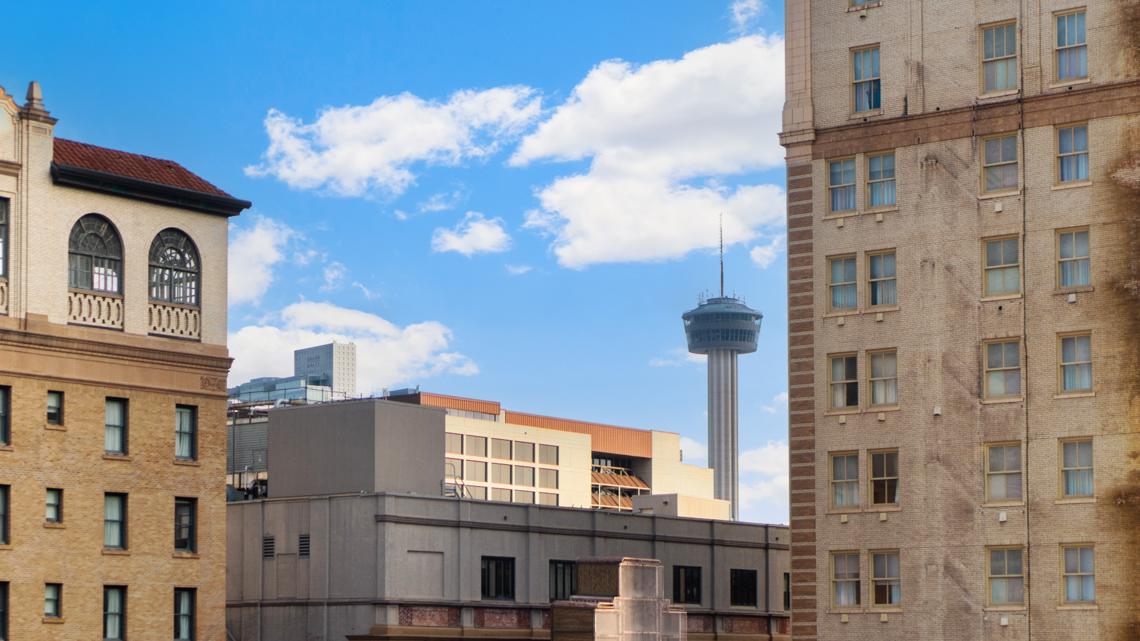 Former San Antonio Mayor Howard Peak dies at 75 [Video]