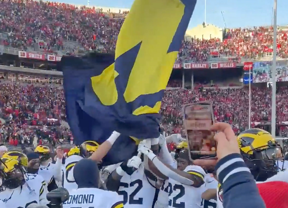 VIDEO: Brawl Erupts On College Football Field After Michigan Beats Ohio State [Video]