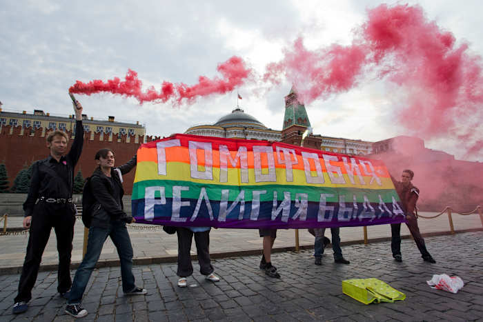 Russia’s LGBTQ+ community is living in fear following new laws and court rulings, activists say [Video]